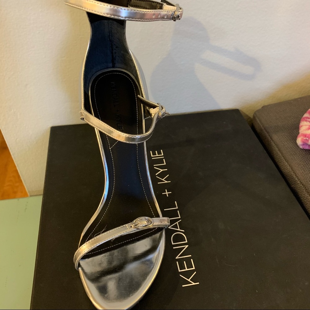 Kendall & Kylie Audra Strappy Stilettos Pumps Heels 6.5 & 7.5